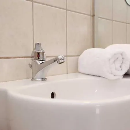 Athina 헐소니소스