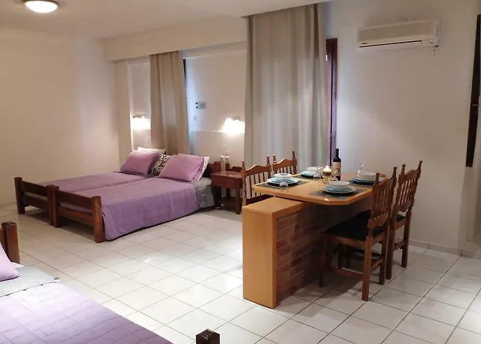 Athina Hotel Hersonissos (Crete)