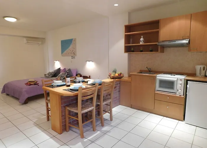 Готель Athina 3*